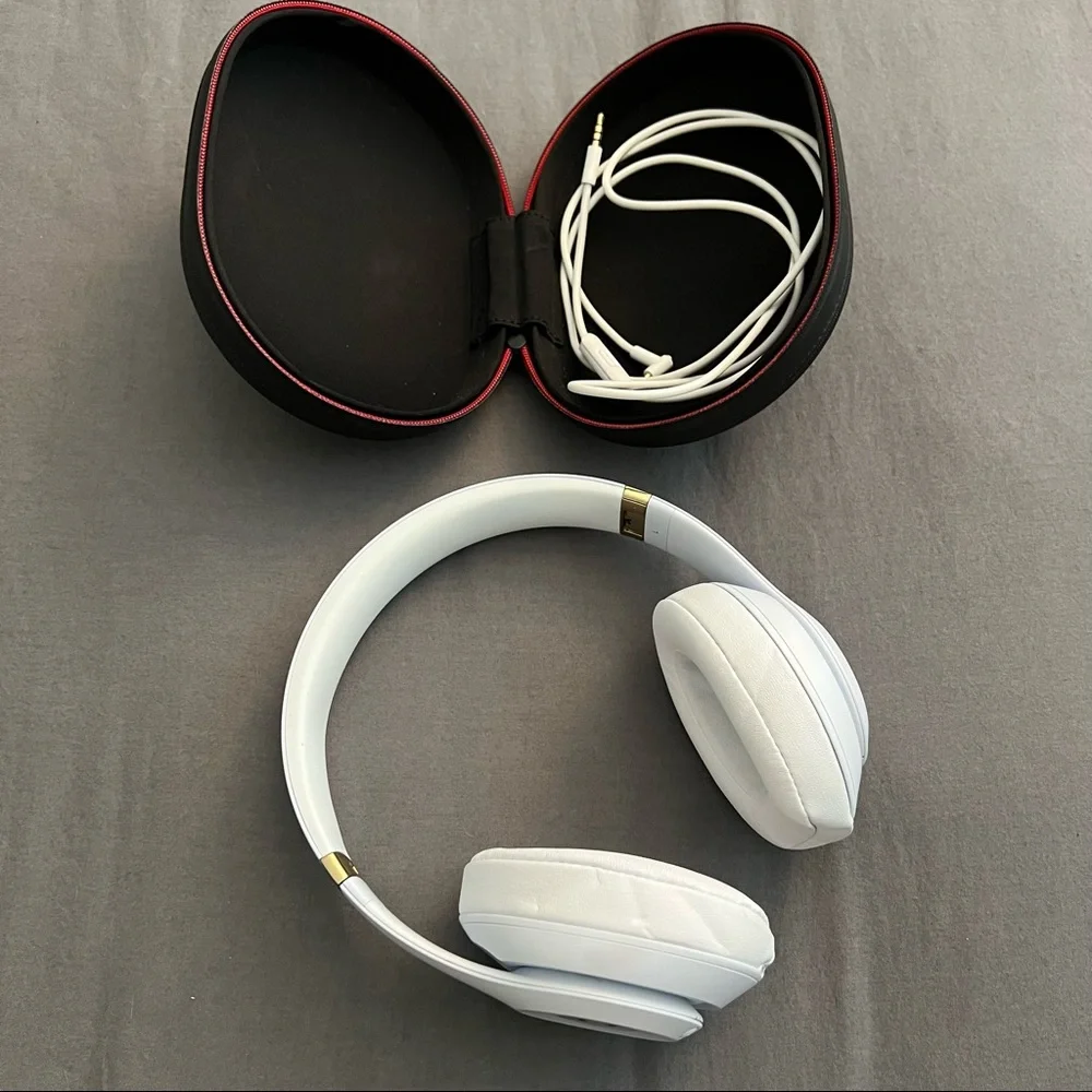 Beats studio3 headphones - Picture 8 of 15